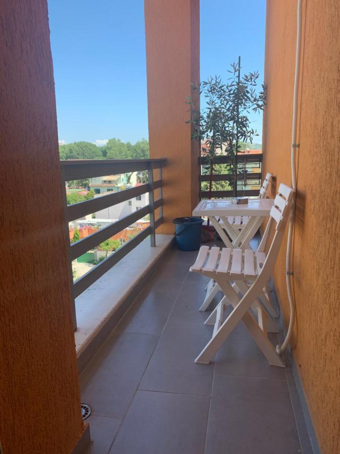 Apartament Klea In Strandnaehe Toplage Дуррес Екстер'єр фото