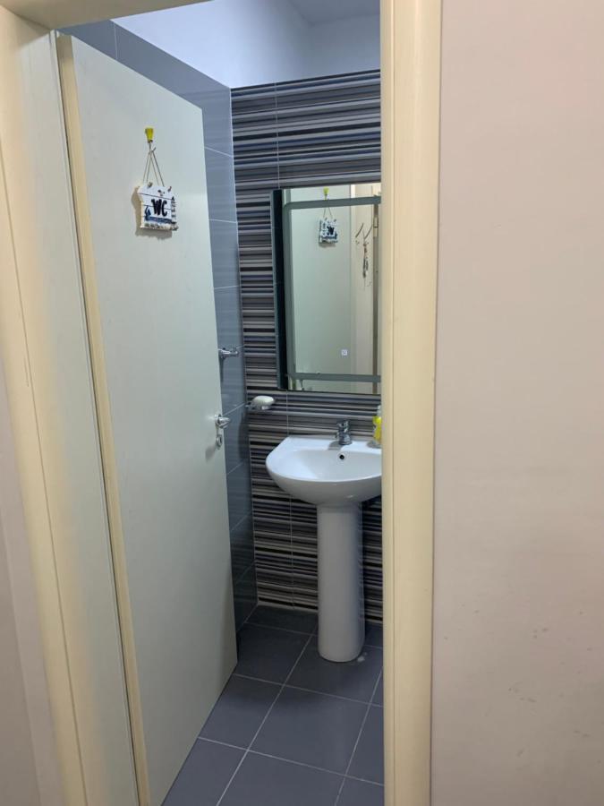Apartament Klea In Strandnaehe Toplage Дуррес Екстер'єр фото