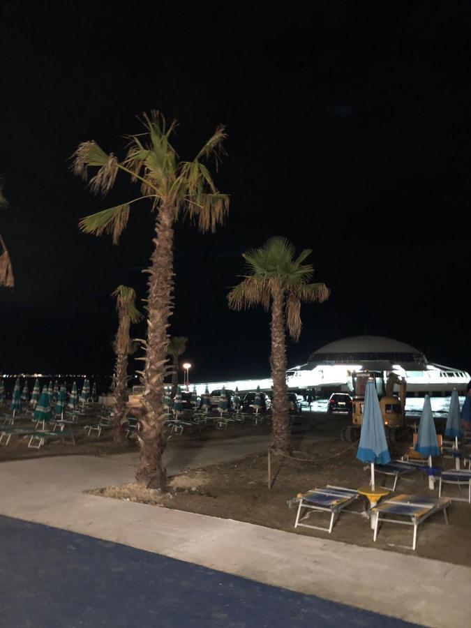 Apartament Klea In Strandnaehe Toplage Дуррес Екстер'єр фото